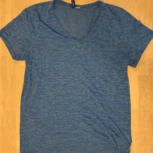 Aqua V-Neck - Picture 1 of 3
